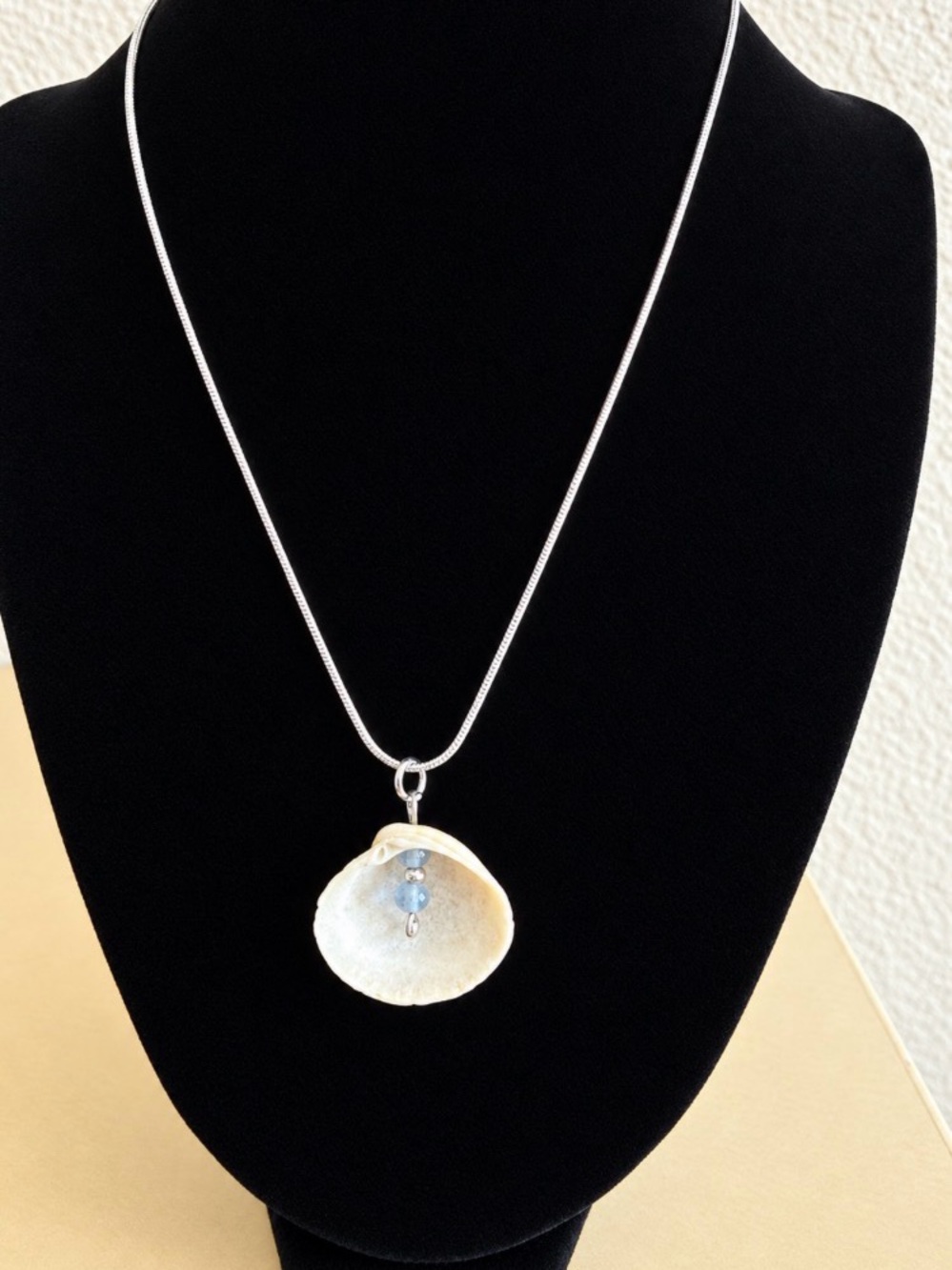 Shell Pendant Necklace in White & Silver